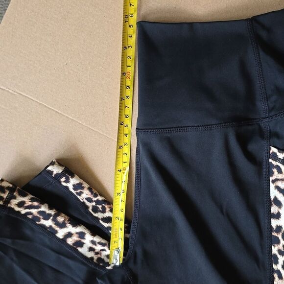 Zyia Active Black 20" Crop - Picture 5 of 7